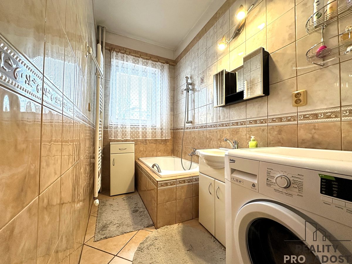 Prodej rodinného domu 172 m², pozemek 2257 m² – fotografie 3