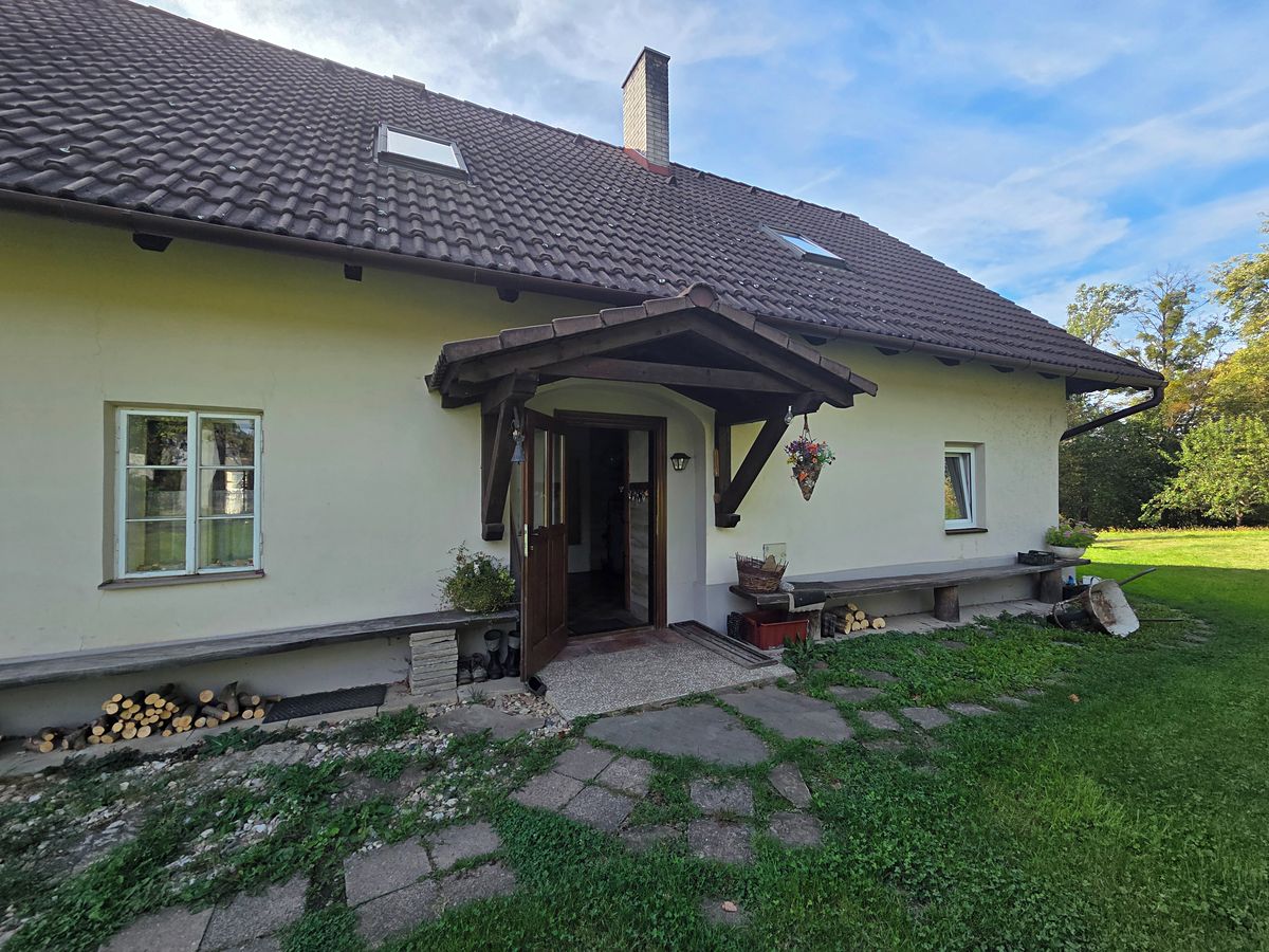 Prodej rodinného domu 260 m², pozemek 2599 m² – fotografie 5