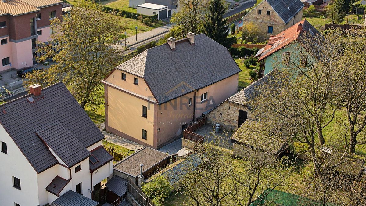 Prodej rodinného domu 520 m², pozemek 2690 m²
