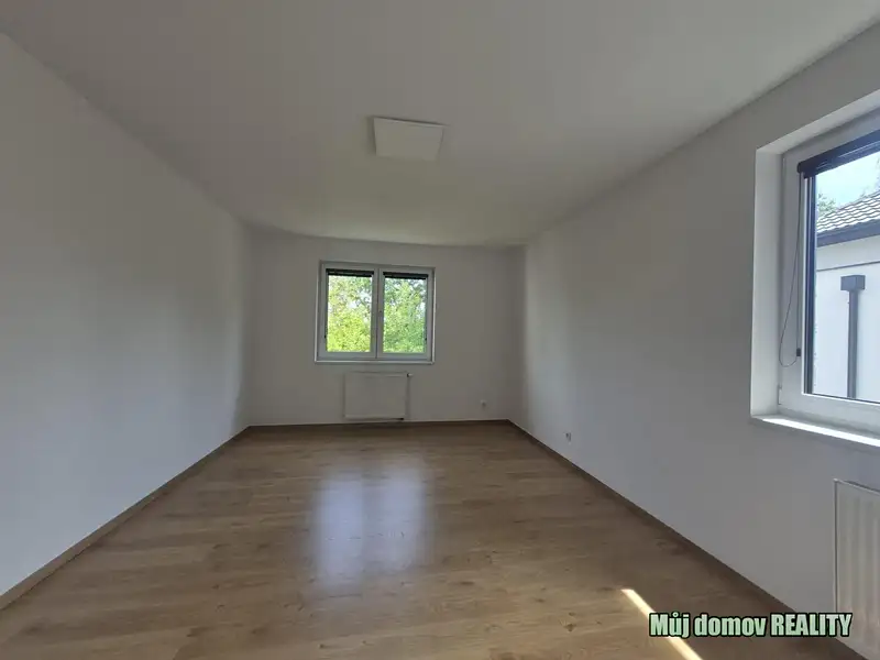 Pronájem rodinného domu 120 m², pozemek 350 m², Praha – náhled fotky 2