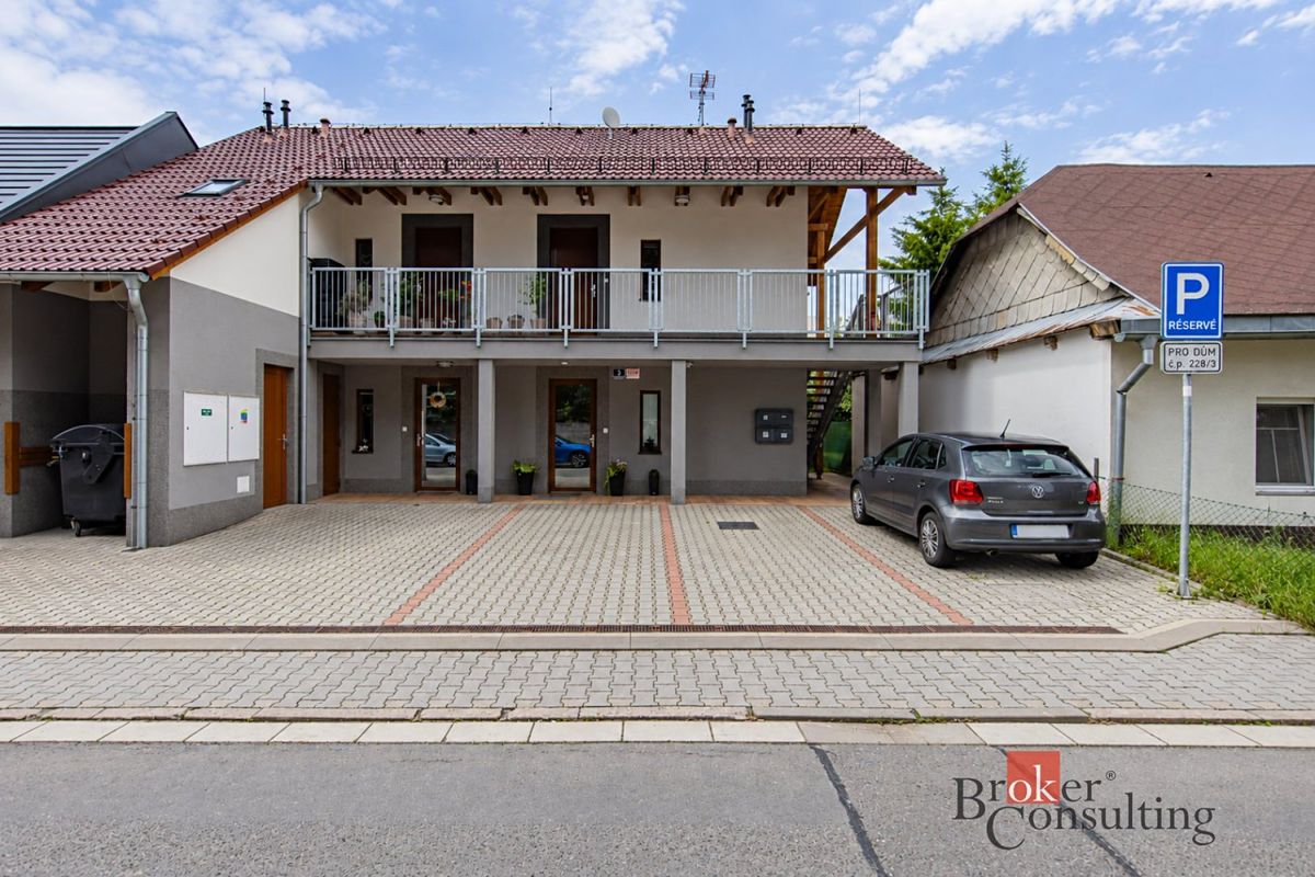 Pronájem bytu 2+kk 69 m² – fotografie 3