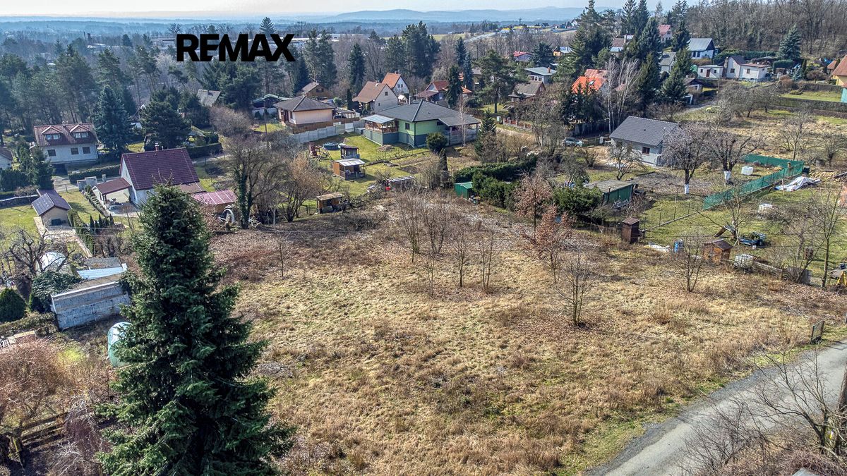Prodej stavebního pozemku 2747 m², Týnec nad Labem – fotka 1 z 3