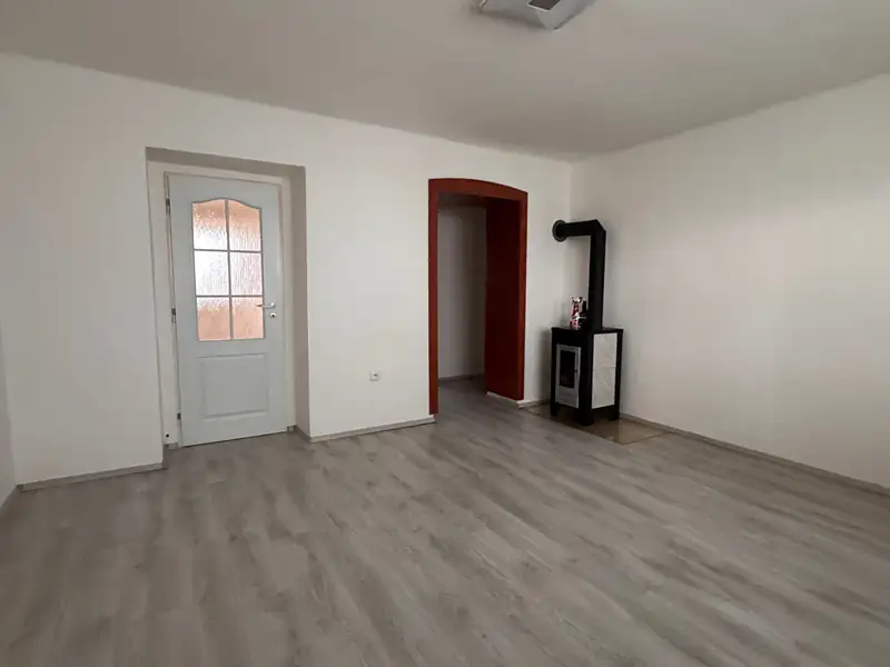 Pronájem bytu 3+1 65 m², Bystřice – náhled fotky 2