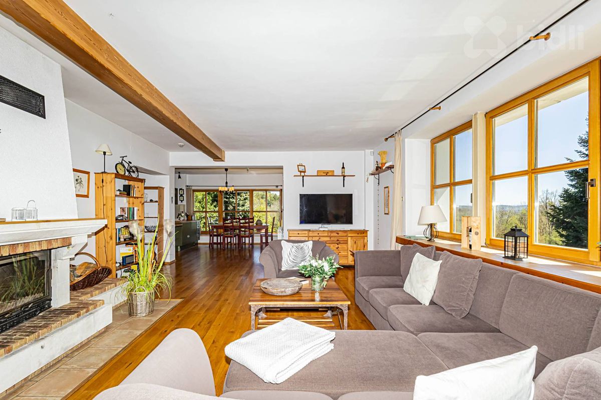 Prodej rodinného domu 250 m², pozemek 11733 m² – fotografie 2