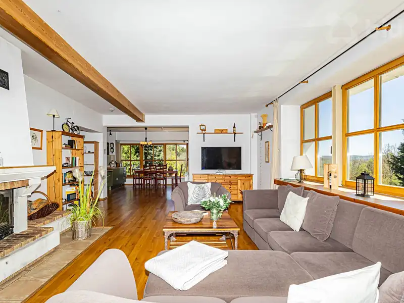 Prodej rodinného domu 250 m², pozemek 11733 m², Kolinec – náhled fotky 2