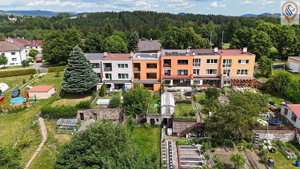 Prodej rodinného domu 320 m², pozemek 713 m²