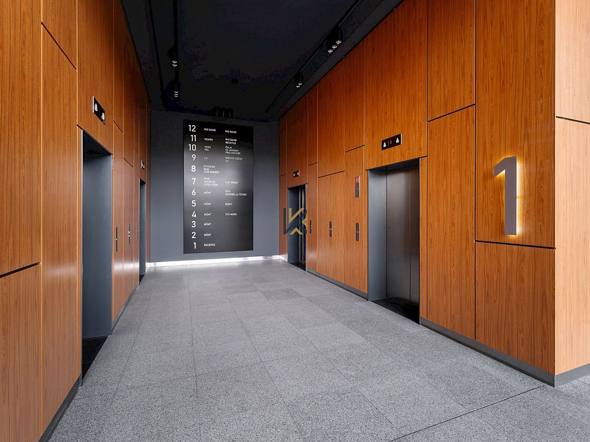 Pronájem kanceláře 1116 m² – fotografie 4