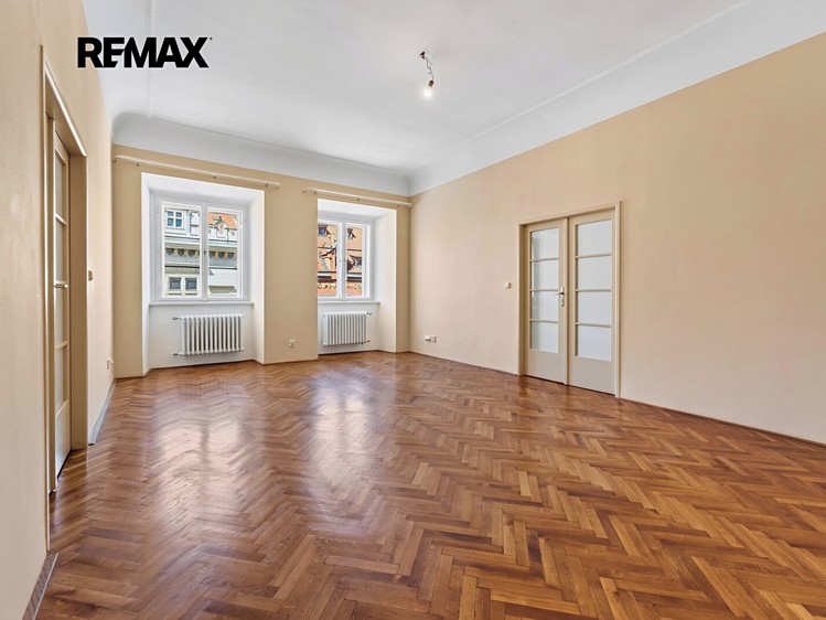 Pronájem komerčního prostoru, 130 m² (1 z 26)