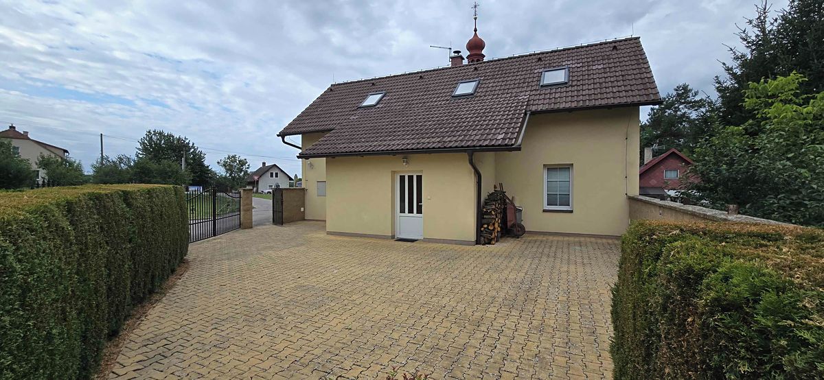 Pronájem rodinného domu 130 m², pozemek 200 m² – fotografie 4