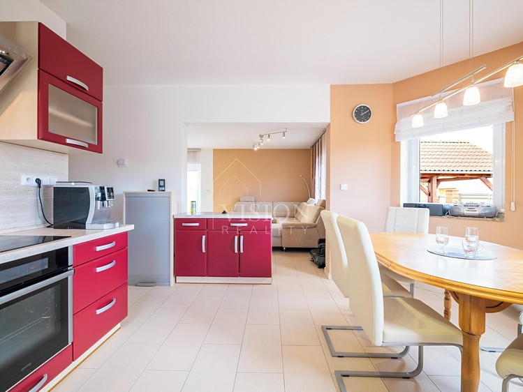 Будинок на продаж, 242 м² (7 з 42)