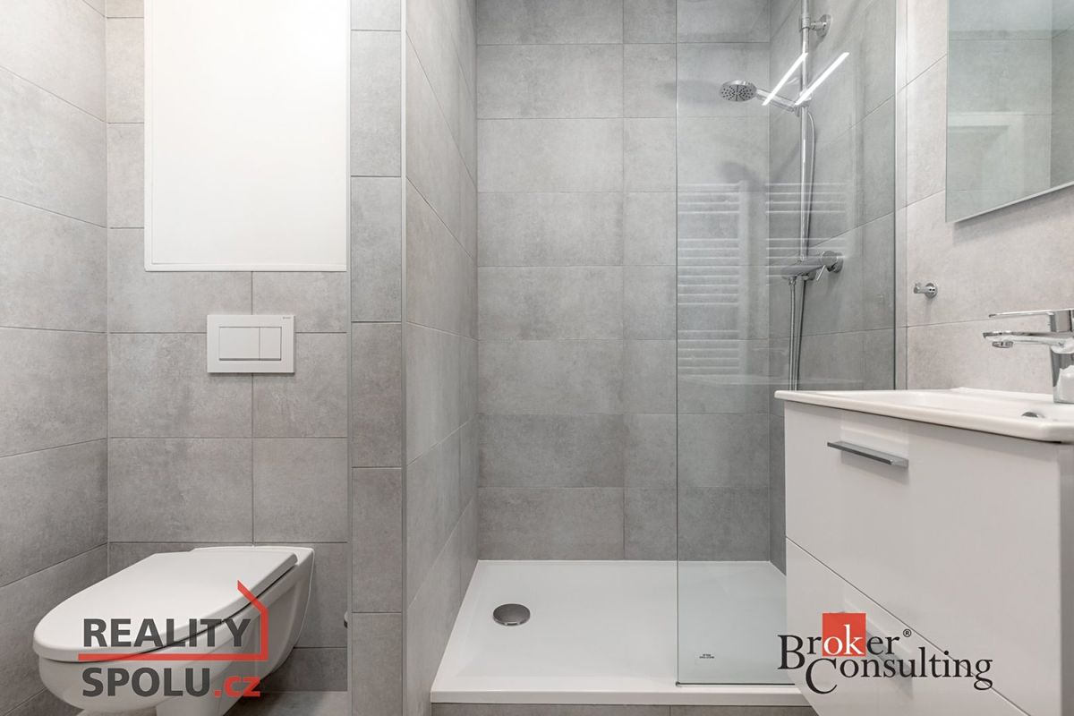 Pronájem bytu 2+kk 41 m² – fotografie 2