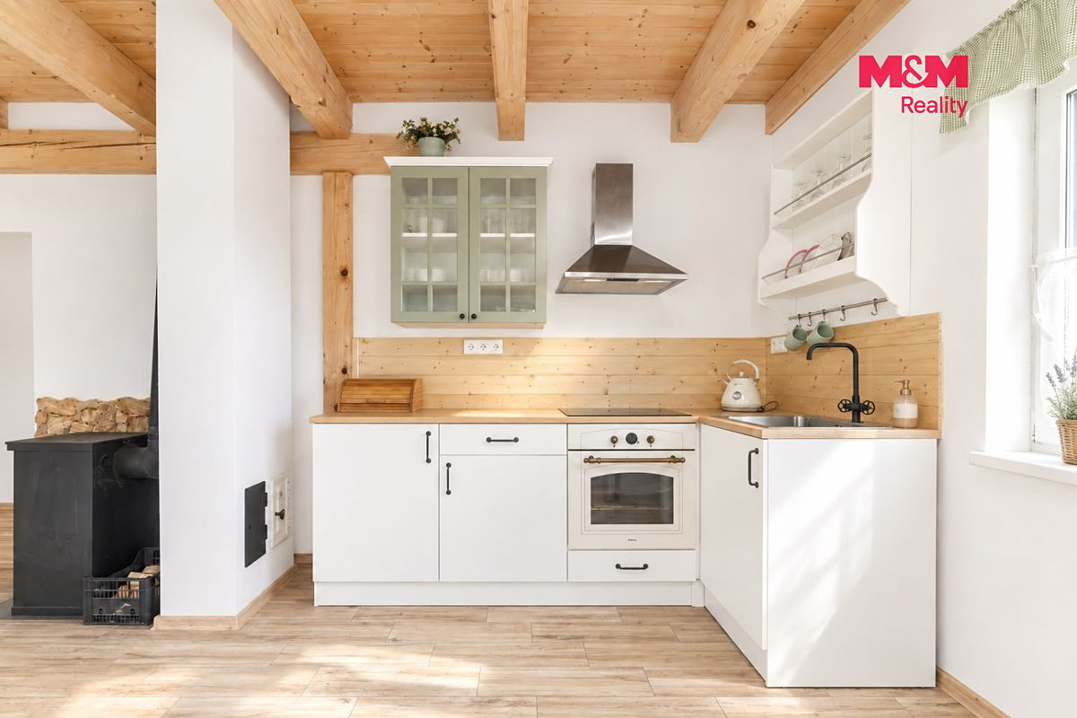 Prodej rodinného domu 100 m², pozemek 1357 m² – fotografie 3