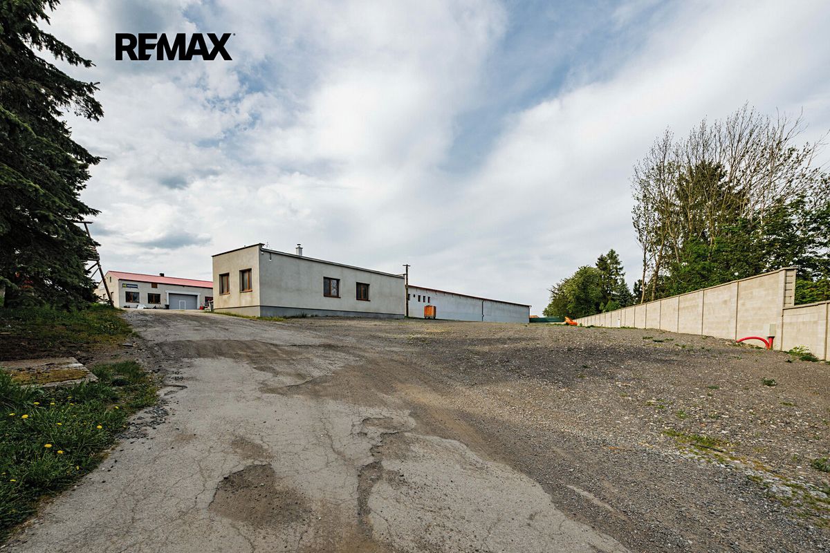 Pronájem skladového prostoru 1400 m² – fotografie 2