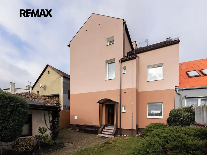 Prodej rodinného domu 207 m², pozemek 354 m², Spořice – náhled fotky 2
