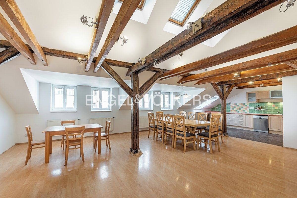 Pronájem bytu 4+kk 144 m²