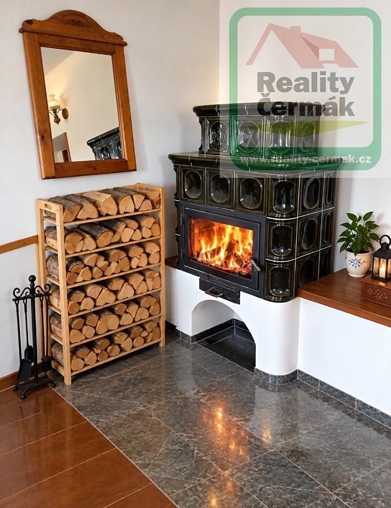 Prodej rodinného domu 230 m², pozemek 315 m² – fotografie 2