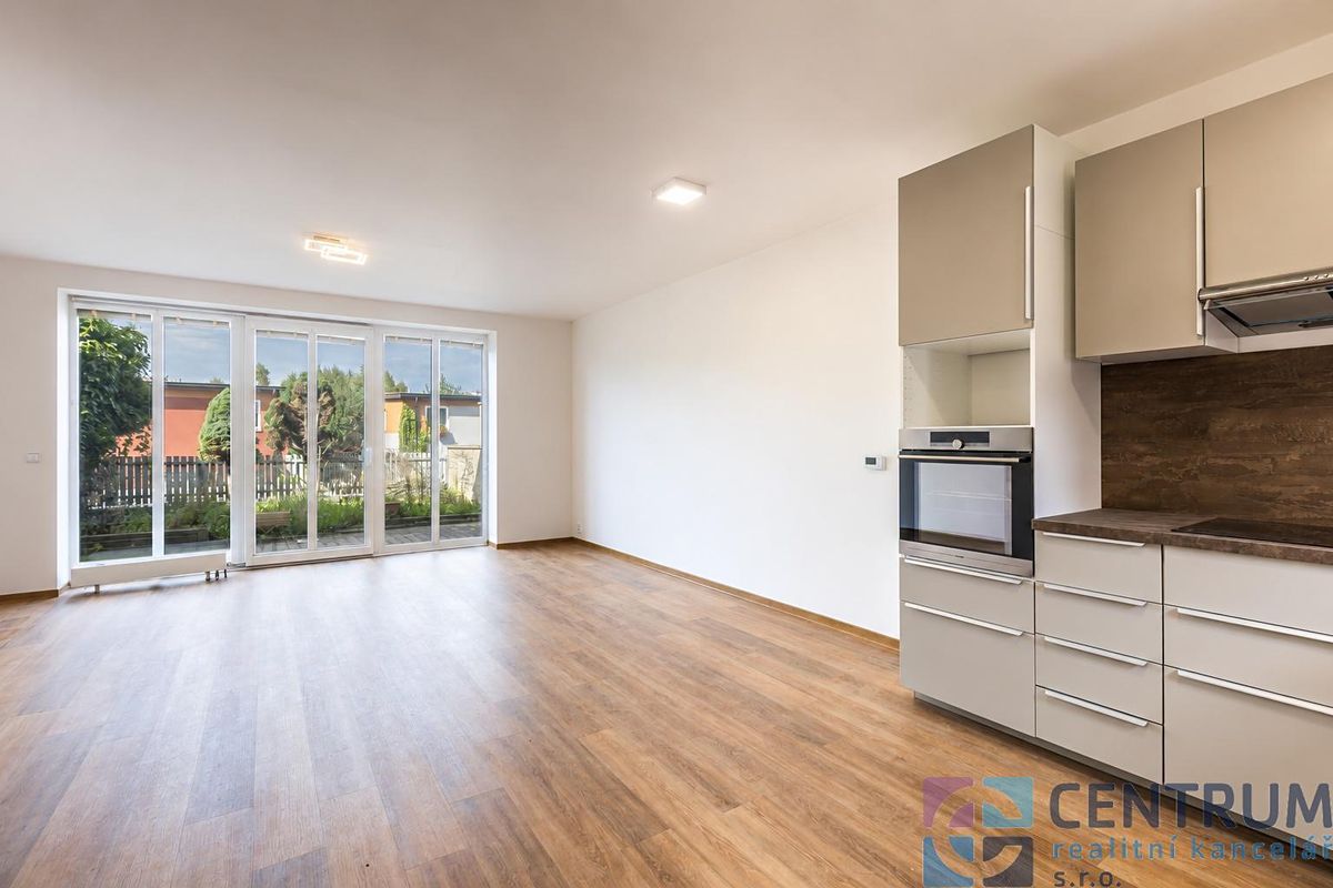 Pronájem rodinného domu 97 m², pozemek 119 m² – fotografie 2