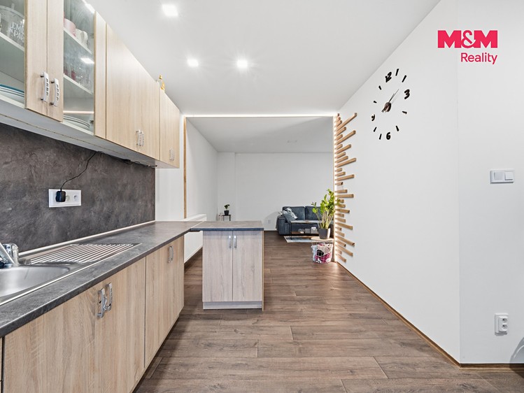 Комерційне приміщення на продаж, 454 м² (15 з 30)
