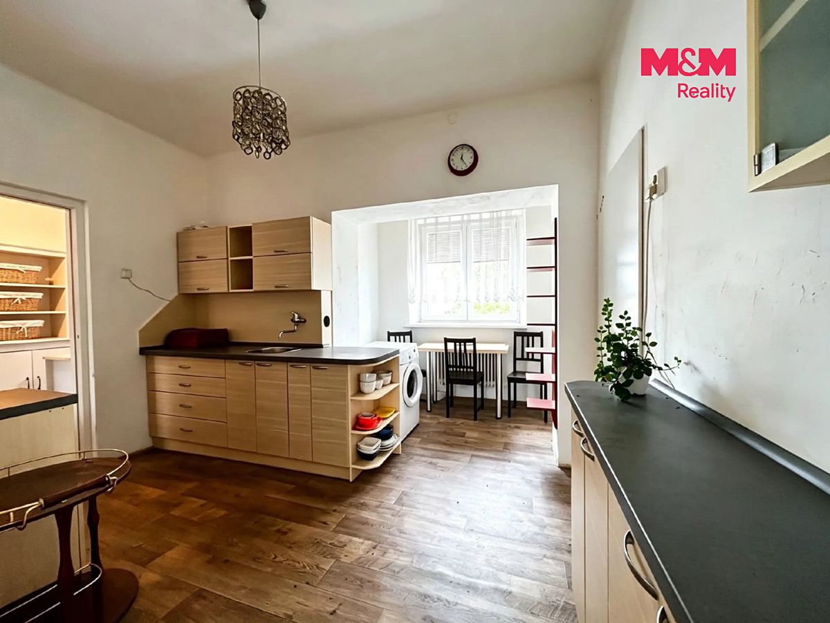 Prodej rodinného domu 164 m², pozemek 864 m² – fotografie 3