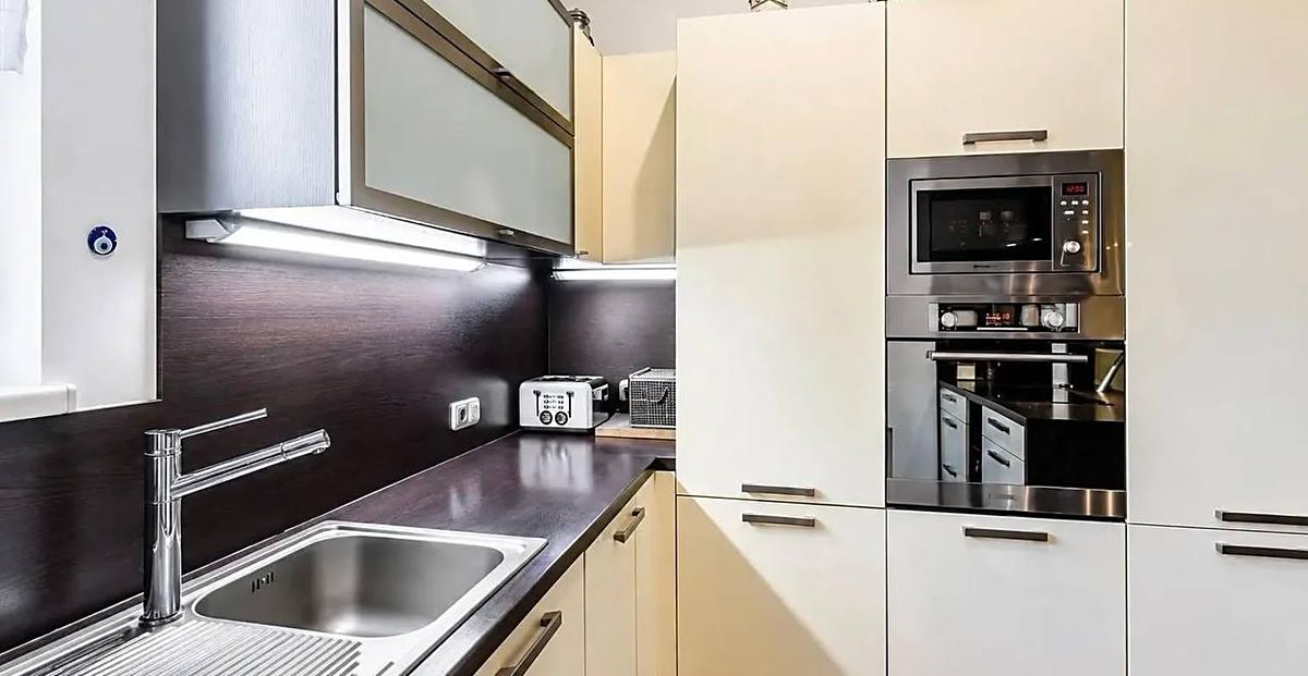 Pronájem vily 1300 m², pozemek 1022 m² – fotografie 2