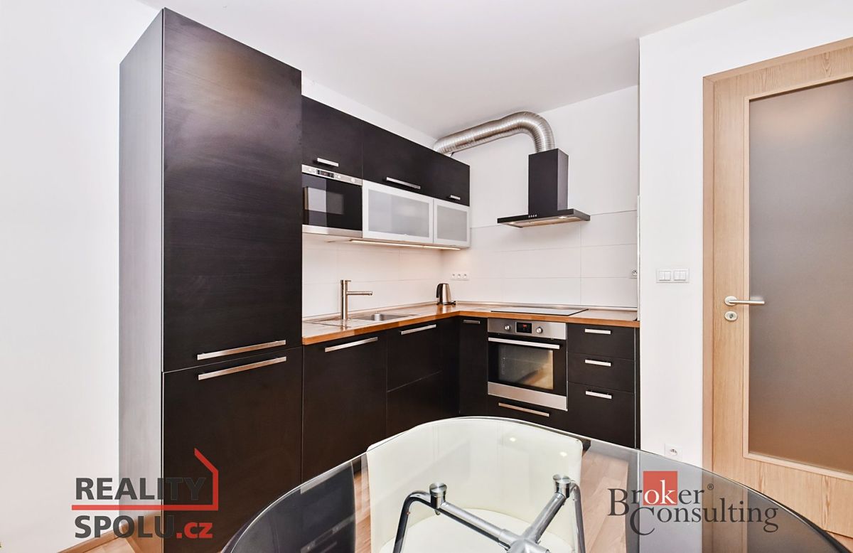 Pronájem bytu 2+kk 49 m² – fotografie 3
