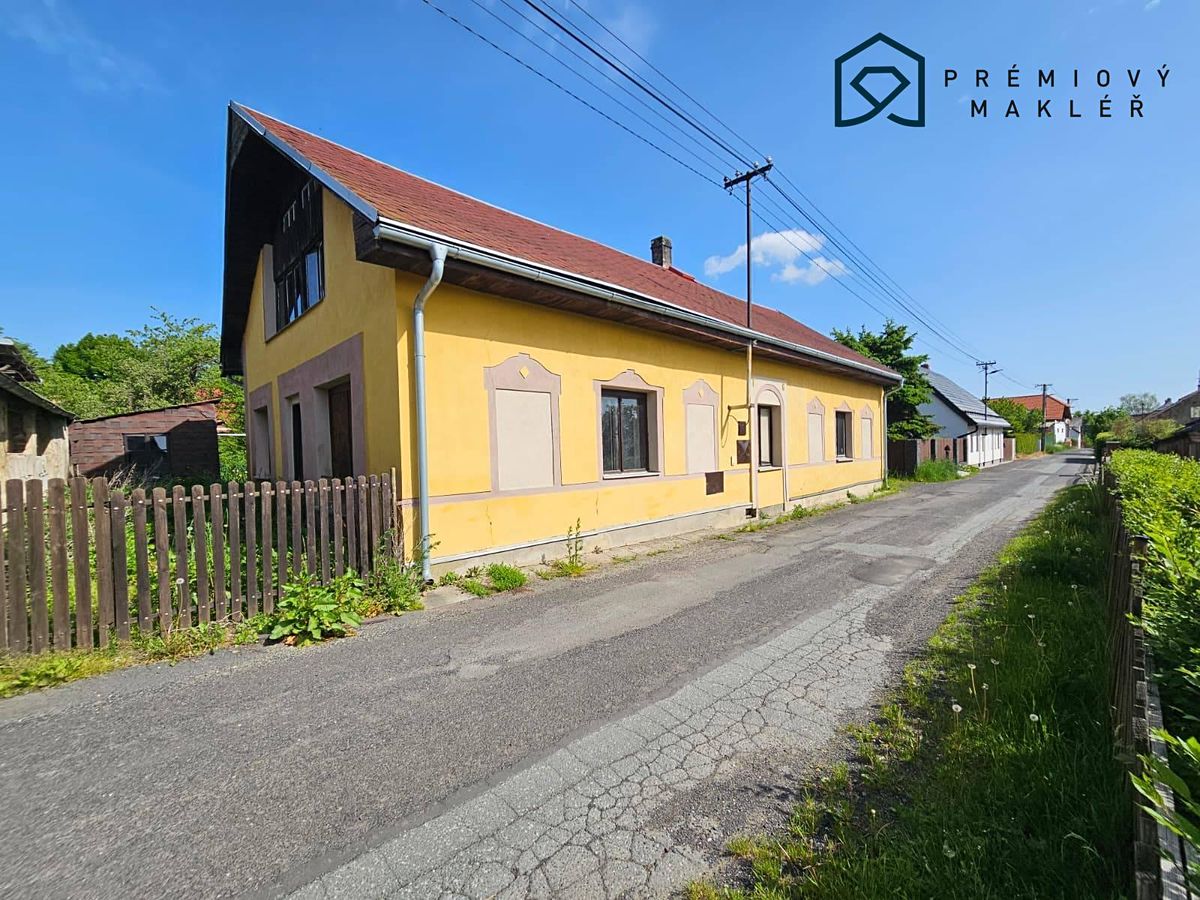 Prodej rodinného domu 250 m², pozemek 752 m² – fotografie 2