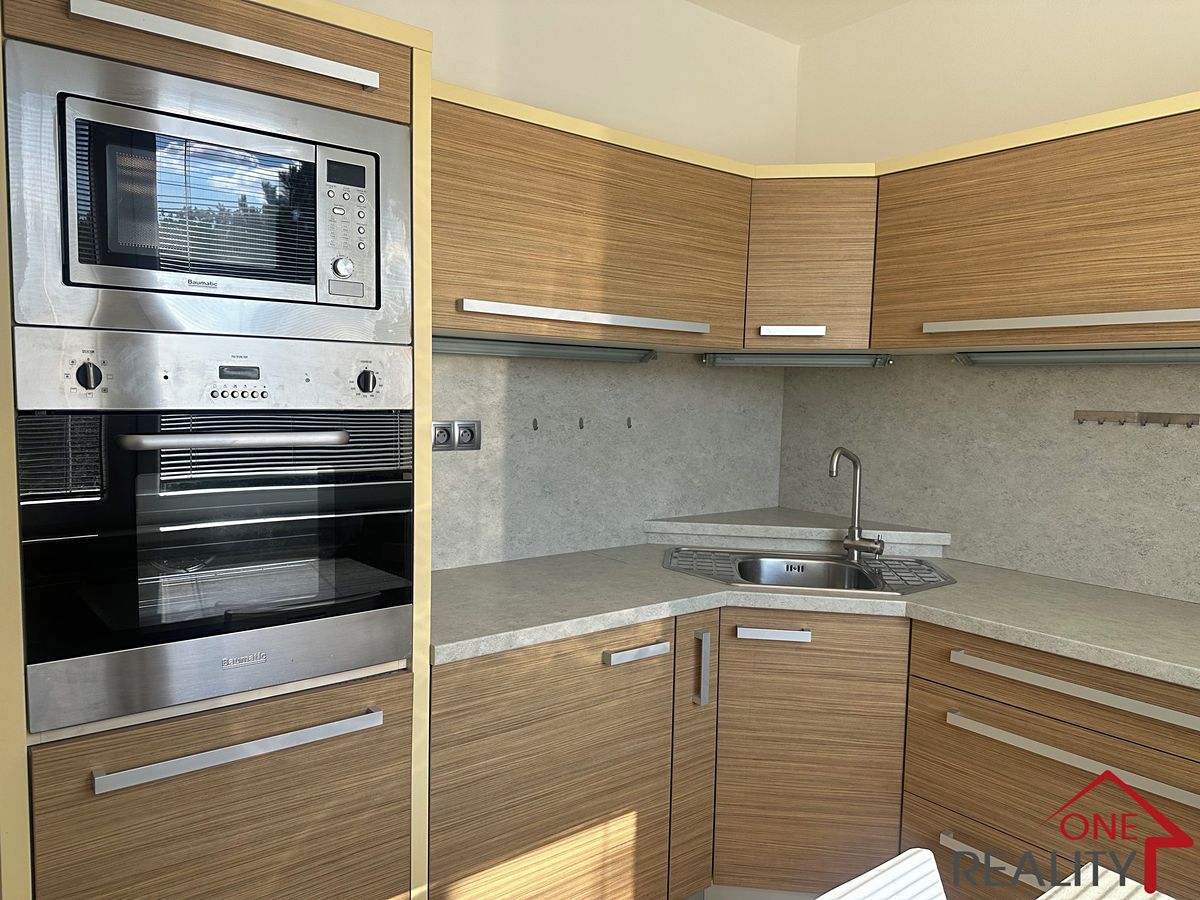 Pronájem bytu 1+1 35 m² – fotografie 2