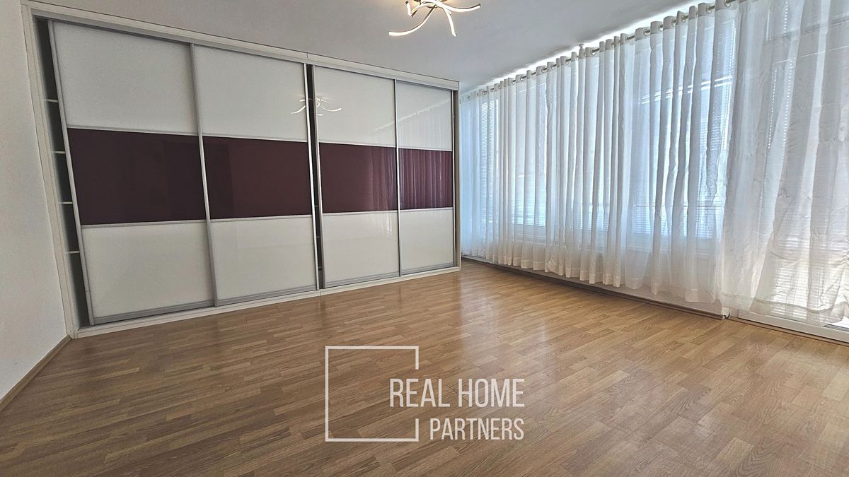 Prodej rodinného domu 240 m², pozemek 366 m² – fotografie 5