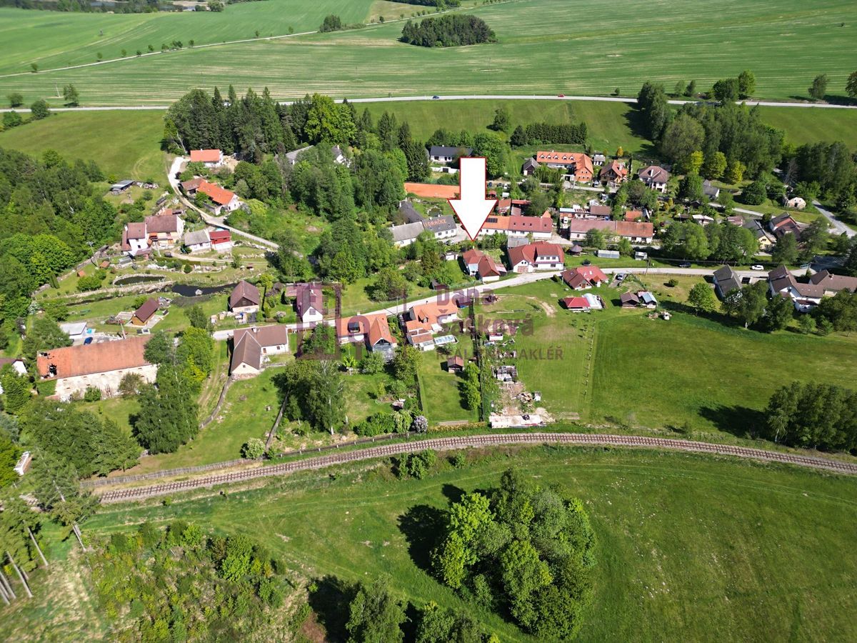 Prodej rodinného domu 144 m², pozemek 980 m² – fotografie 4