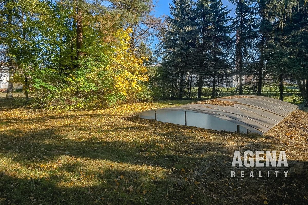Prodej rodinného domu 436 m², pozemek 2452 m² – fotografie 3