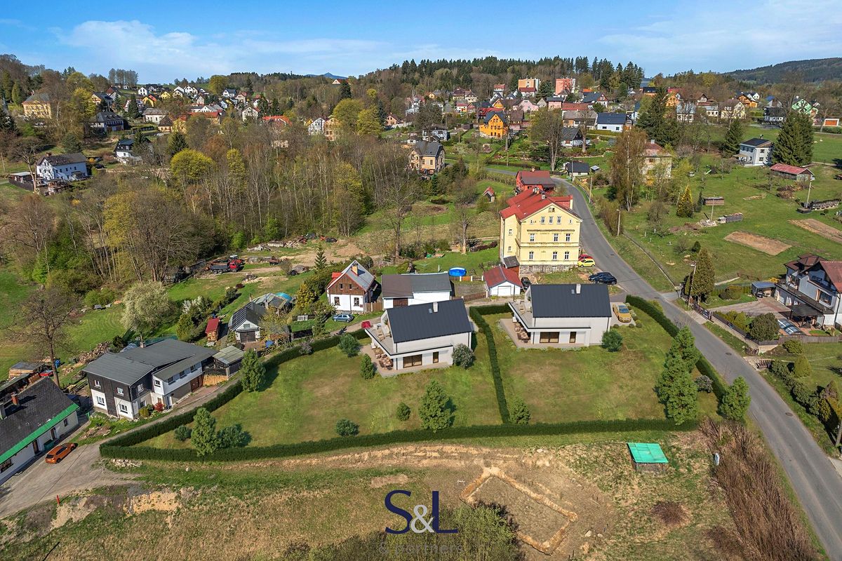 Prodej stavebního pozemku 2061 m² – fotografie 3