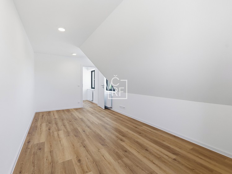 Pronájem domu, 148 m² (16 z 39)