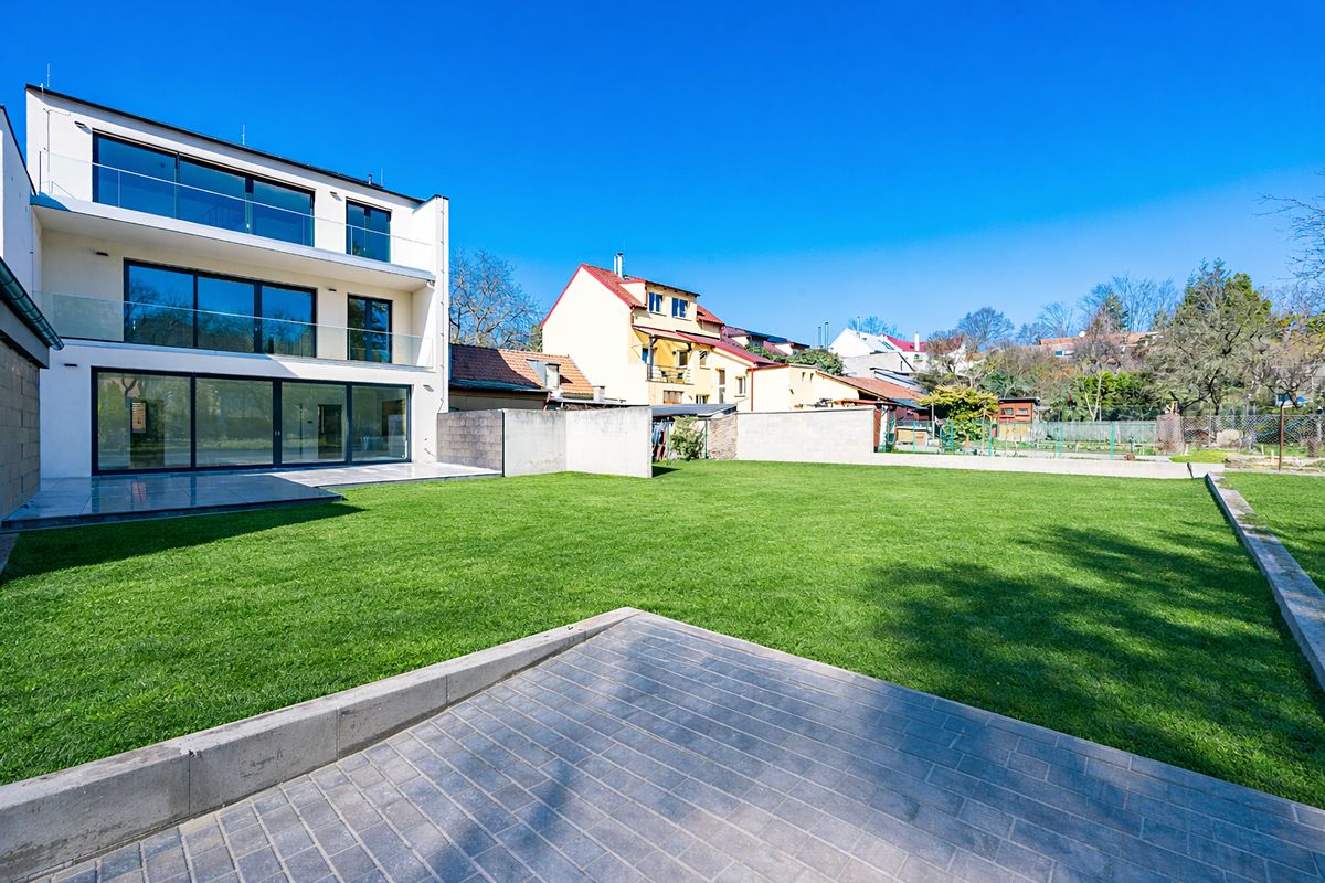 Prodej vily 325 m², pozemek 545 m²