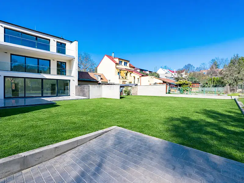 Prodej vily 325 m², pozemek 545 m², Praha – náhled fotky 1
