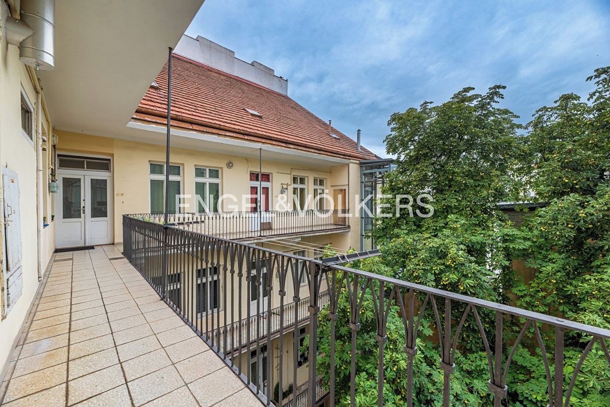 Pronájem bytu 2+1 80 m² – fotografie 3
