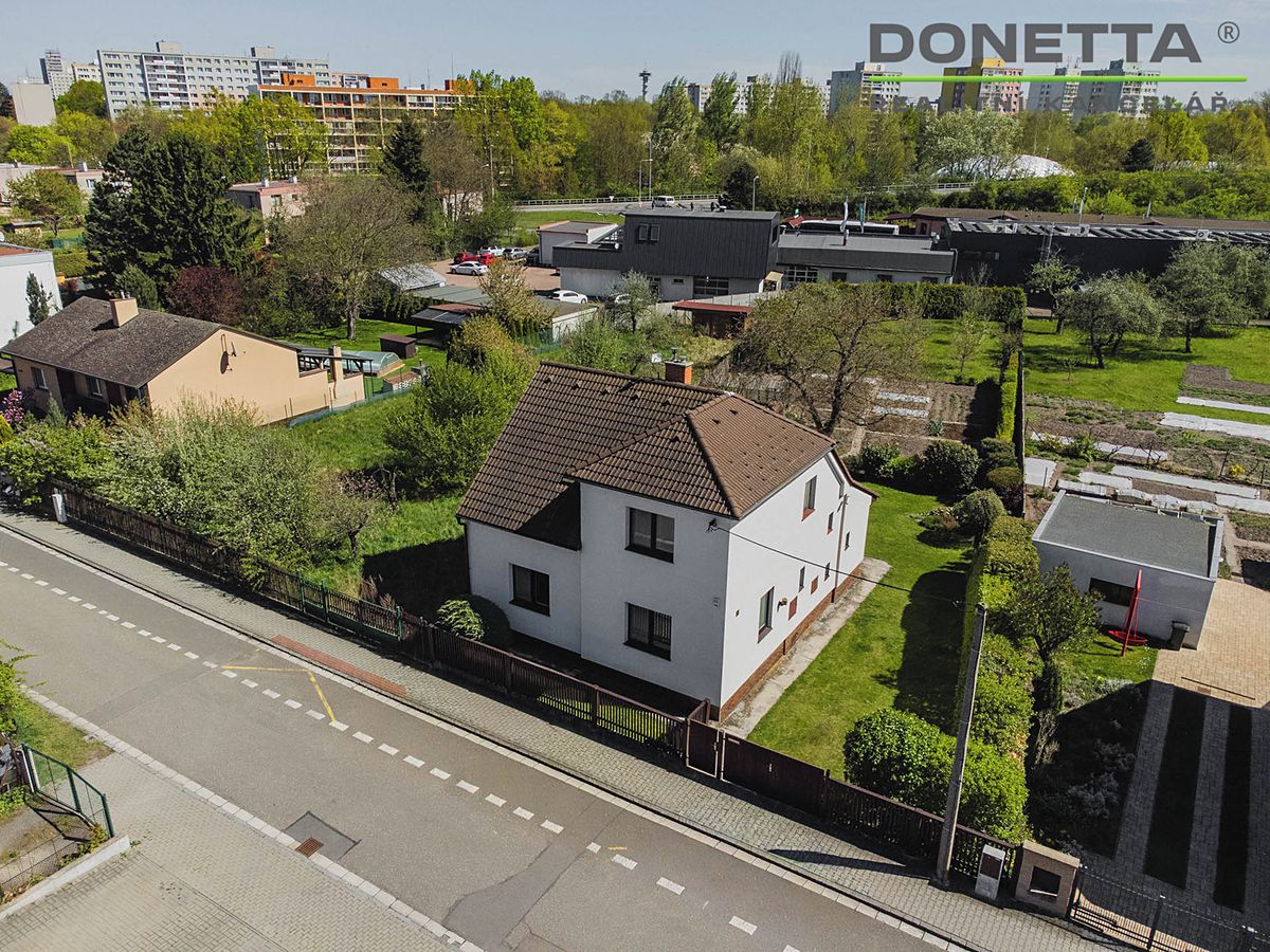 Prodej rodinného domu 175 m², pozemek 1408 m² – fotografie 2