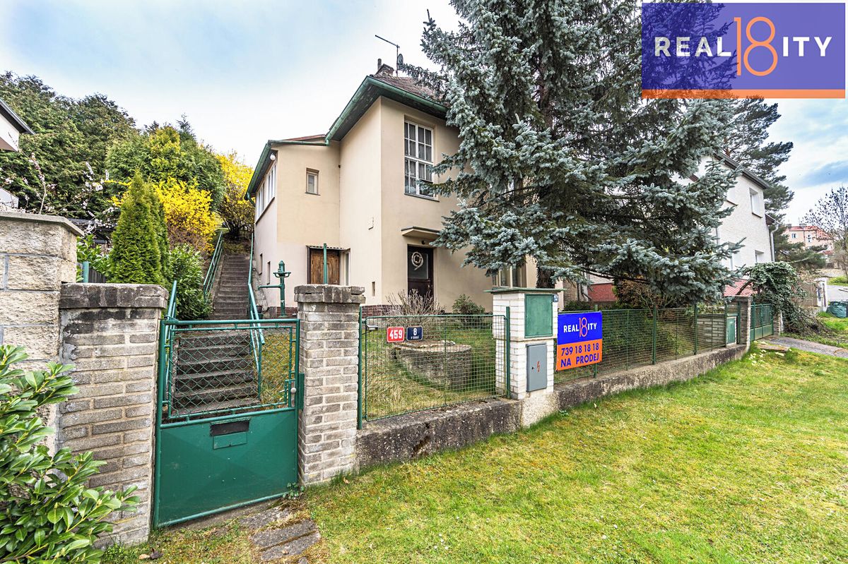 Prodej rodinného domu 264 m², pozemek 773 m² – fotografie 2