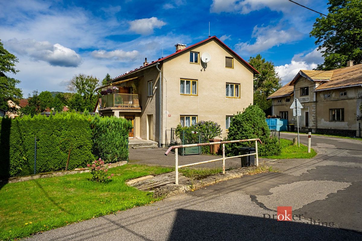 Prodej rodinného domu 184 m², pozemek 1352 m²