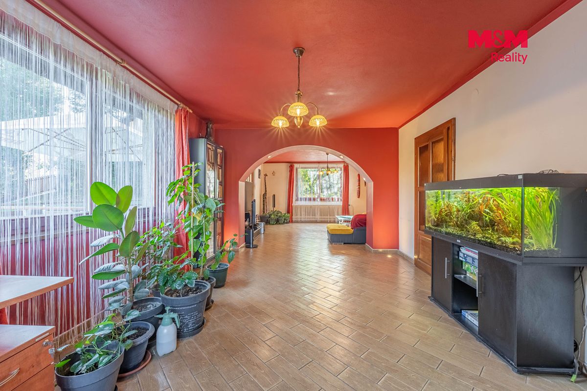 Prodej rodinného domu 197 m², pozemek 592 m² – fotografie 5