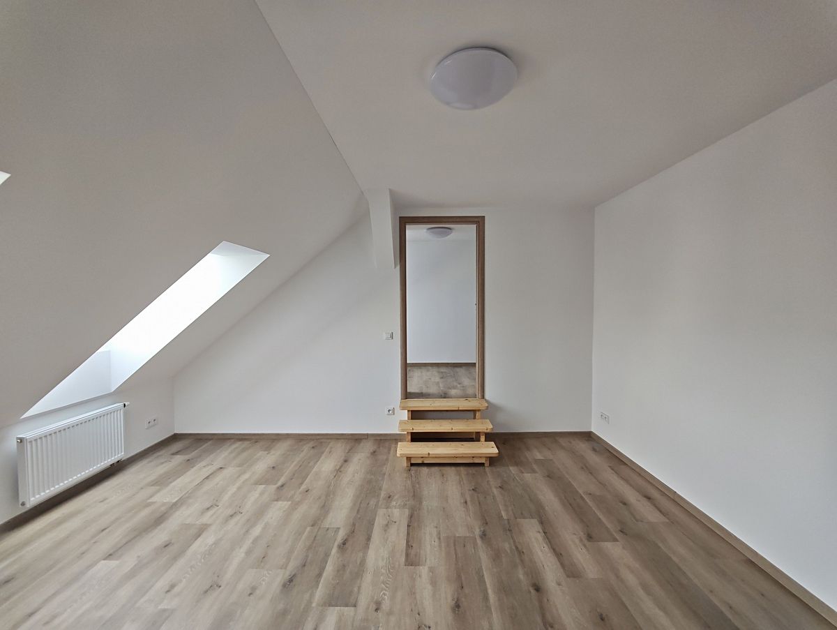 Pronájem bytu 3+1 88 m² – fotografie 5