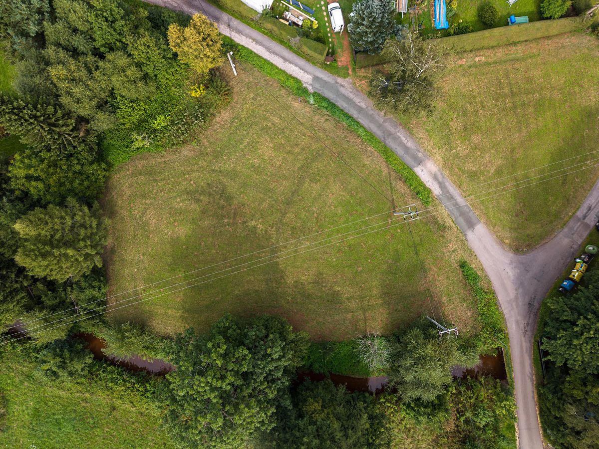 Prodej stavebního pozemku 1636 m² – fotografie 3