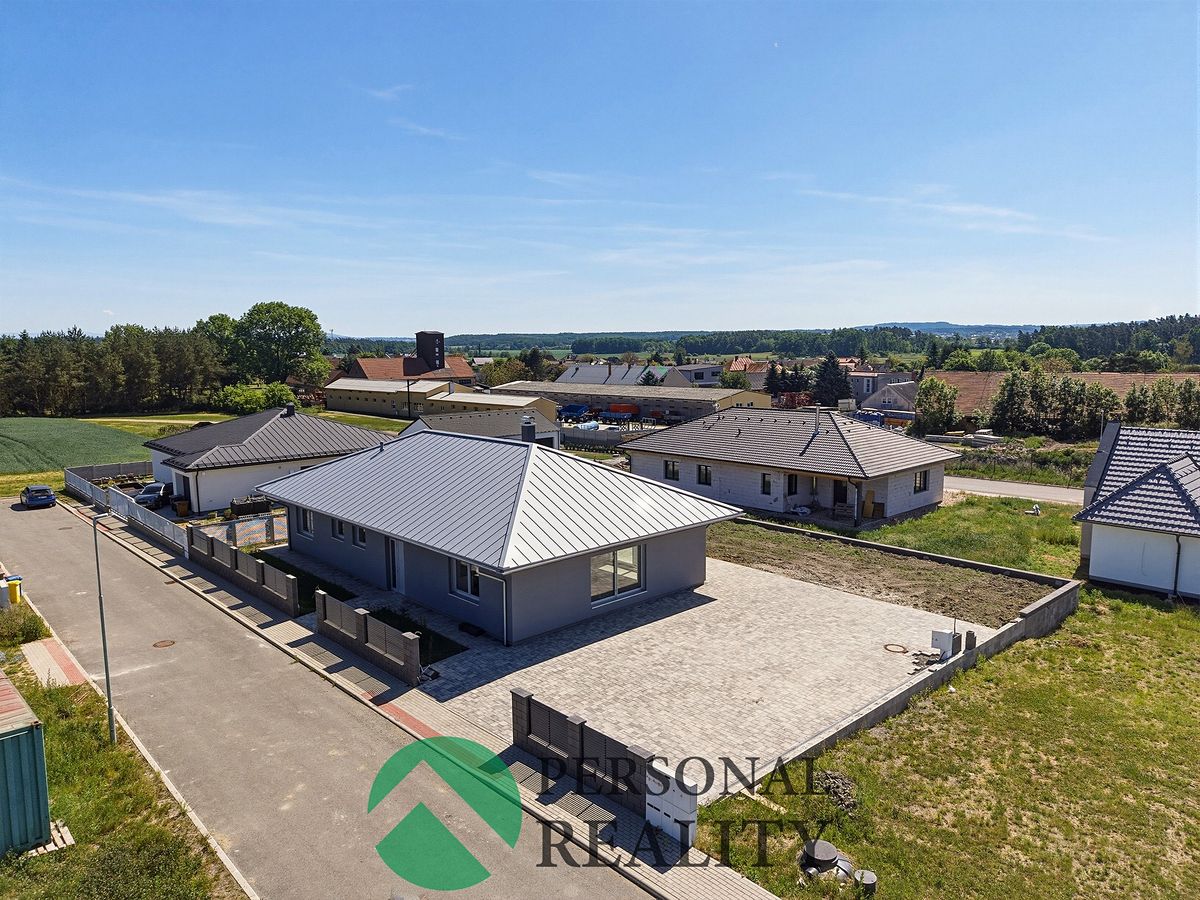 Prodej rodinného domu 200 m², pozemek 841 m² – fotografie 4