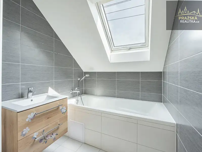 Prodej rodinného domu 123 m², pozemek 230 m², Neratovice – náhled fotky 3