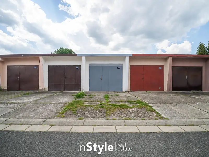 Pronájem garáže 17 m², Uherské Hradiště – náhled fotky 1