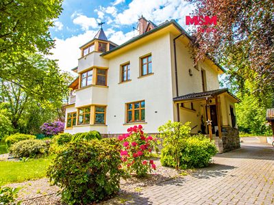 Prodej rodinného domu 250 m², pozemek 2077 m²