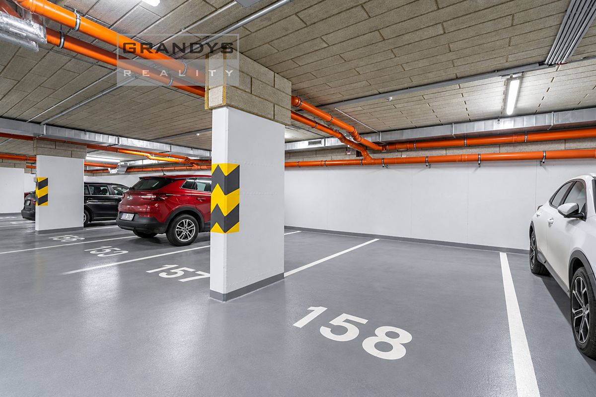 Prodej garážového stání 15 m²