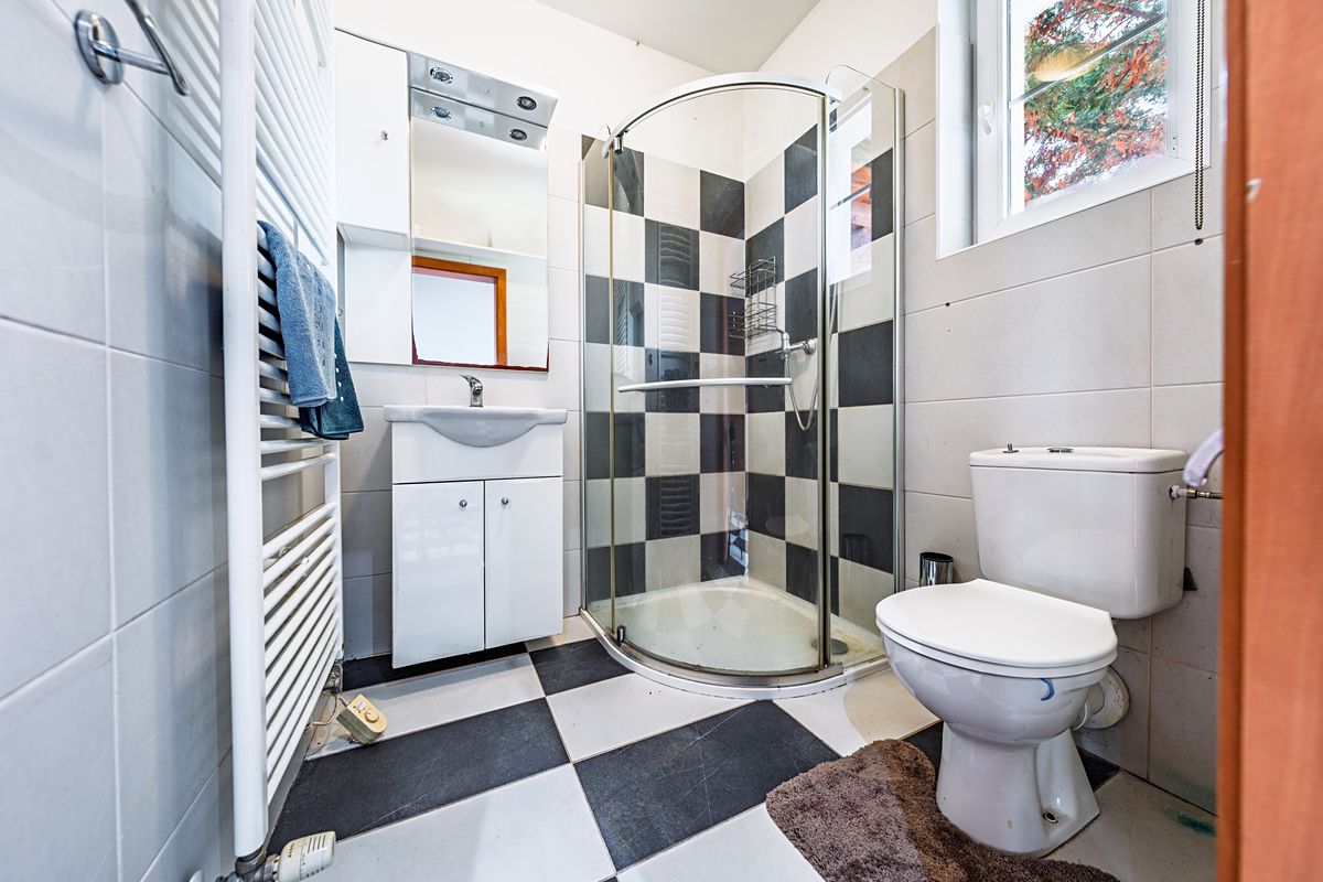 Prodej rodinného domu 212 m², pozemek 475 m² – fotografie 5