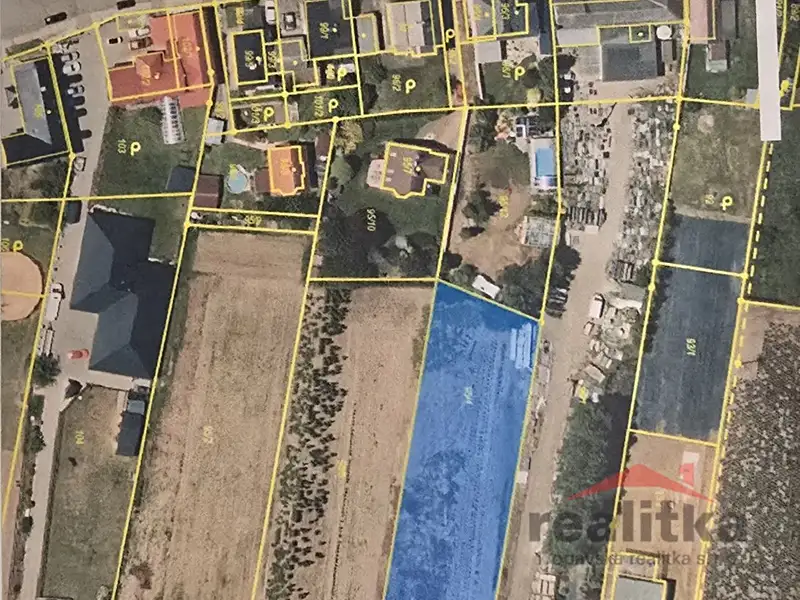 Prodej stavebního pozemku 1865 m², Opava – náhled fotky 1