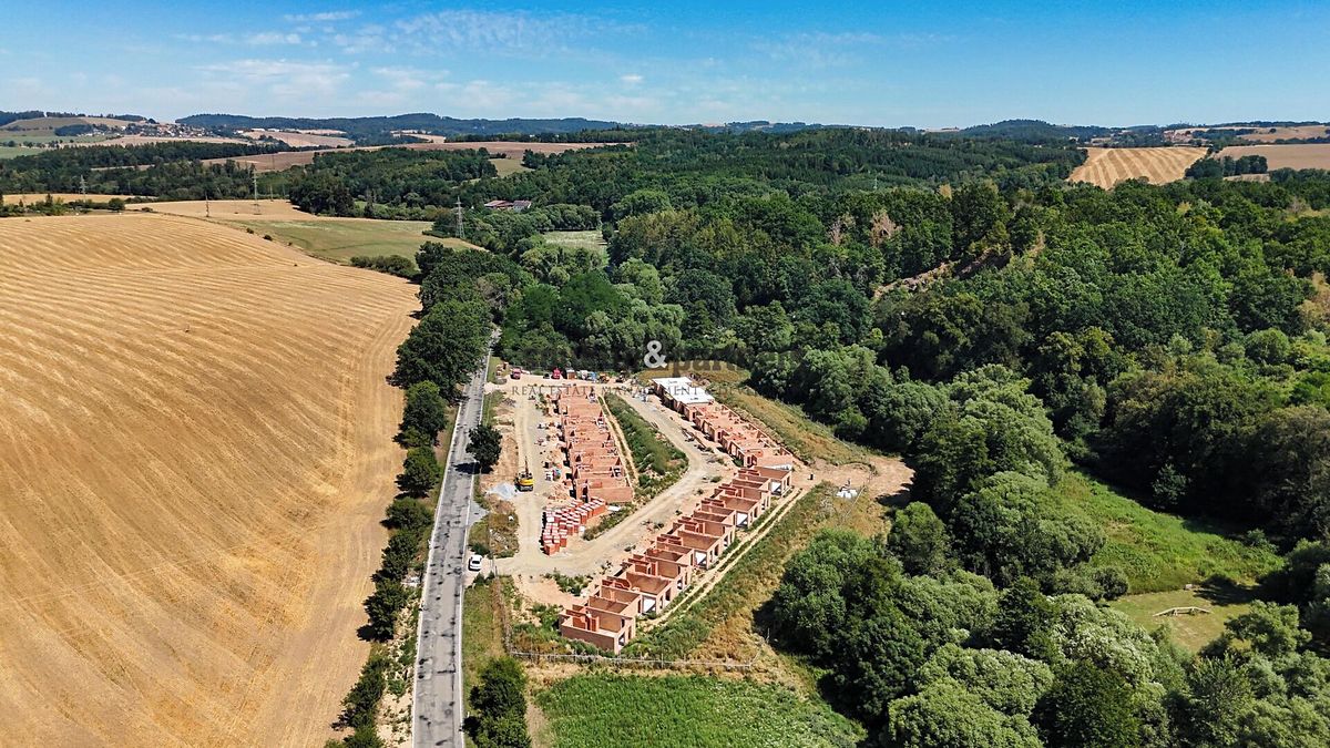 Prodej rodinného domu 154 m², pozemek 497 m² – fotografie 2