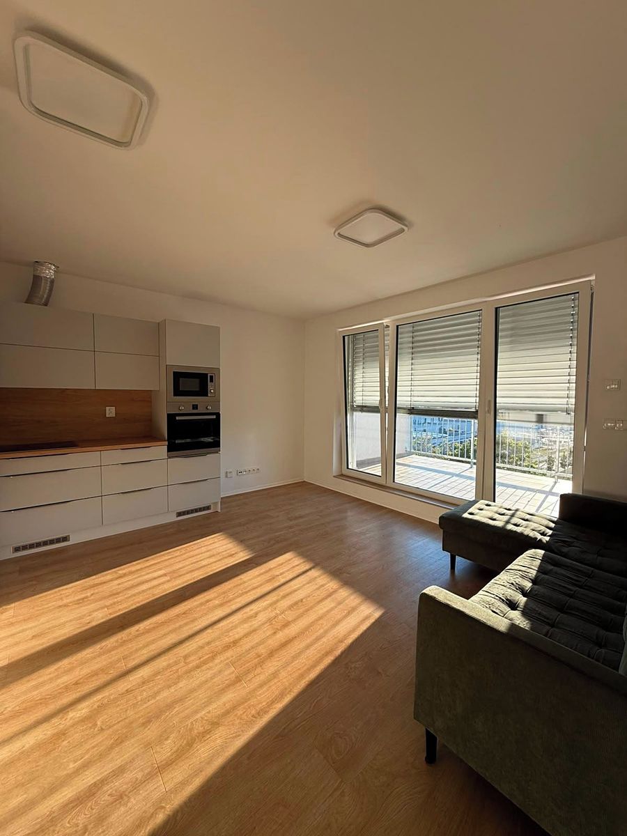 Pronájem bytu 3+kk 63 m²